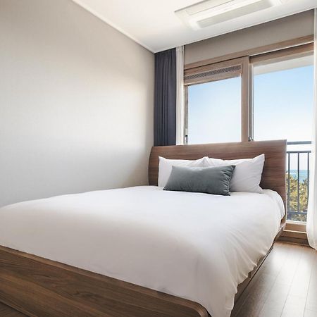 Urbanstay Sokcho Beach Ab Экстерьер фото