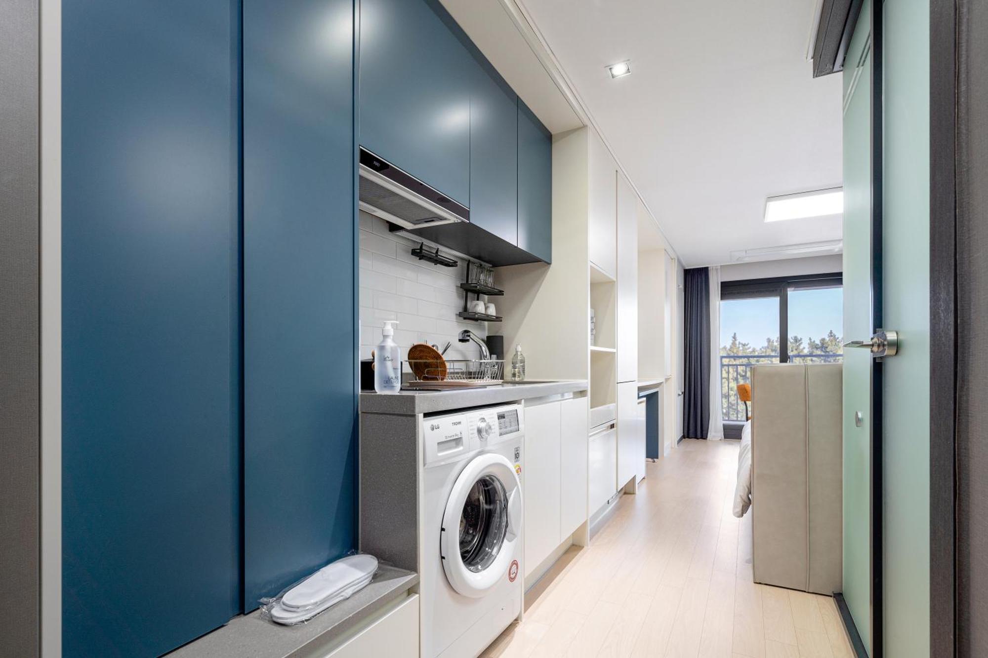 Urbanstay Sokcho Beach Ab Экстерьер фото