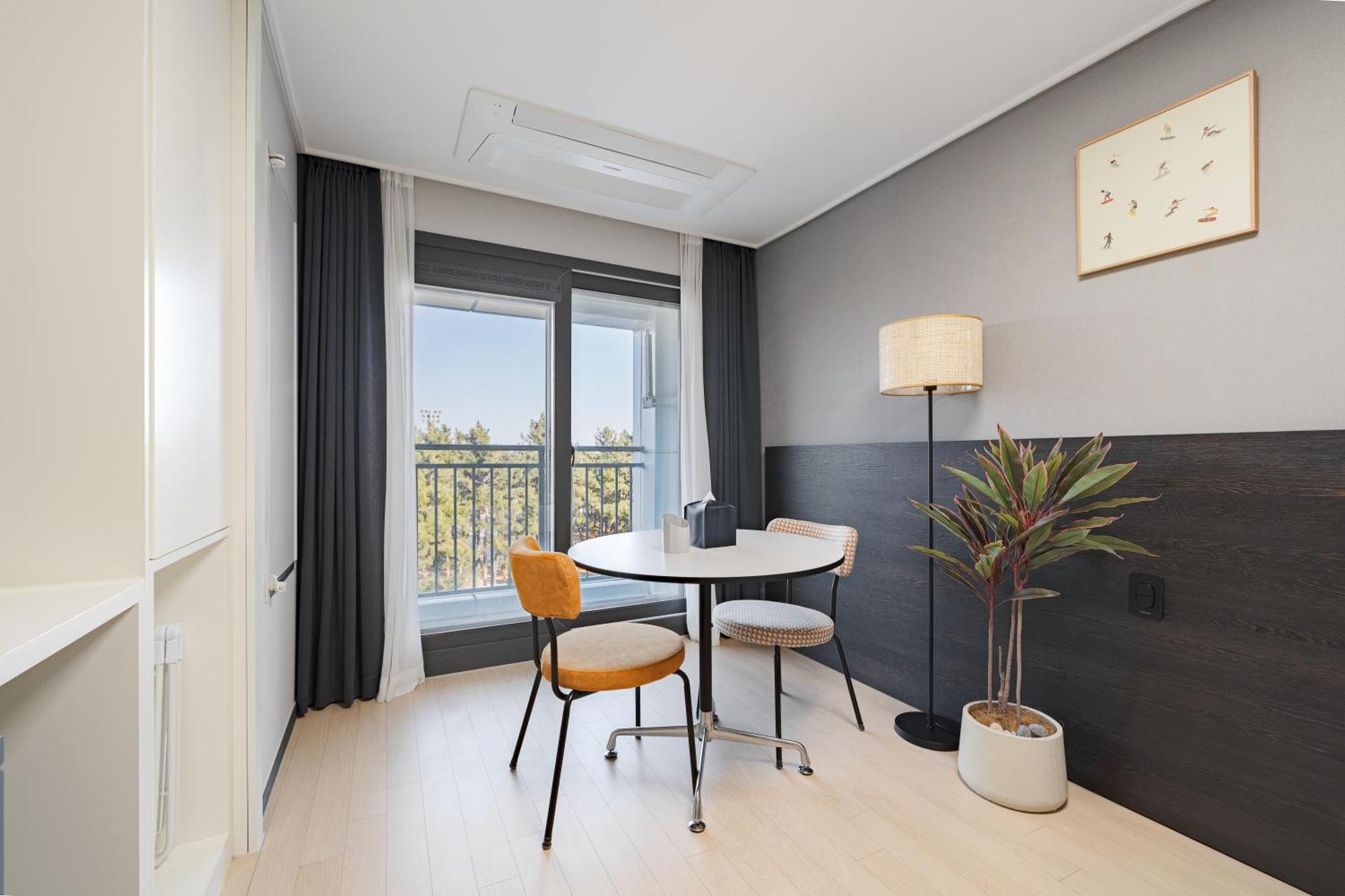 Urbanstay Sokcho Beach Ab Экстерьер фото