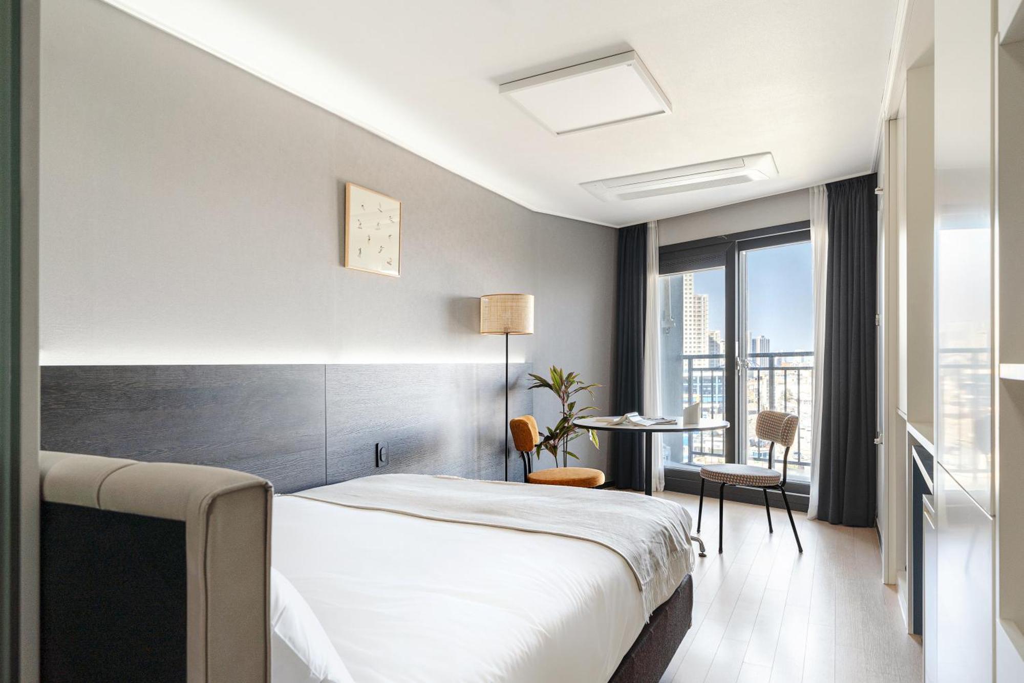 Urbanstay Sokcho Beach Ab Экстерьер фото