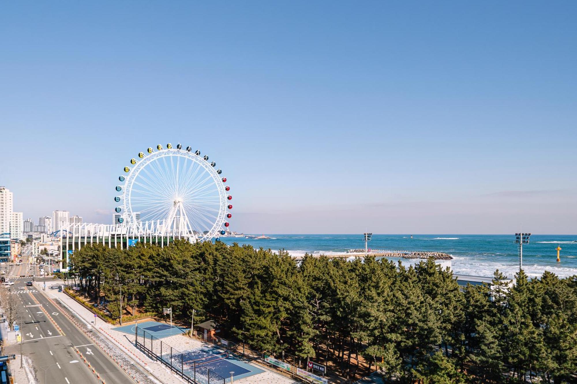 Urbanstay Sokcho Beach Ab Экстерьер фото