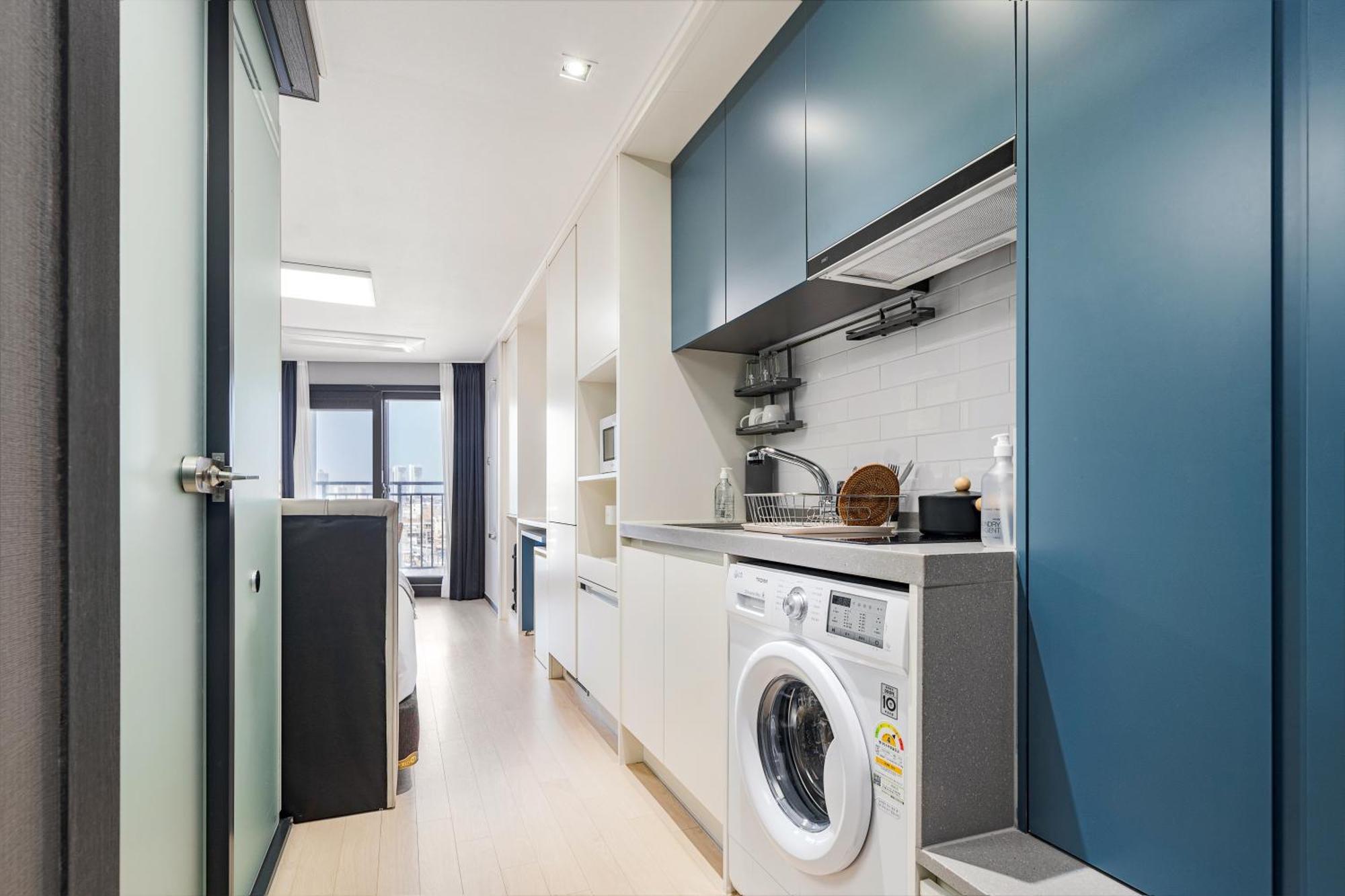 Urbanstay Sokcho Beach Ab Экстерьер фото