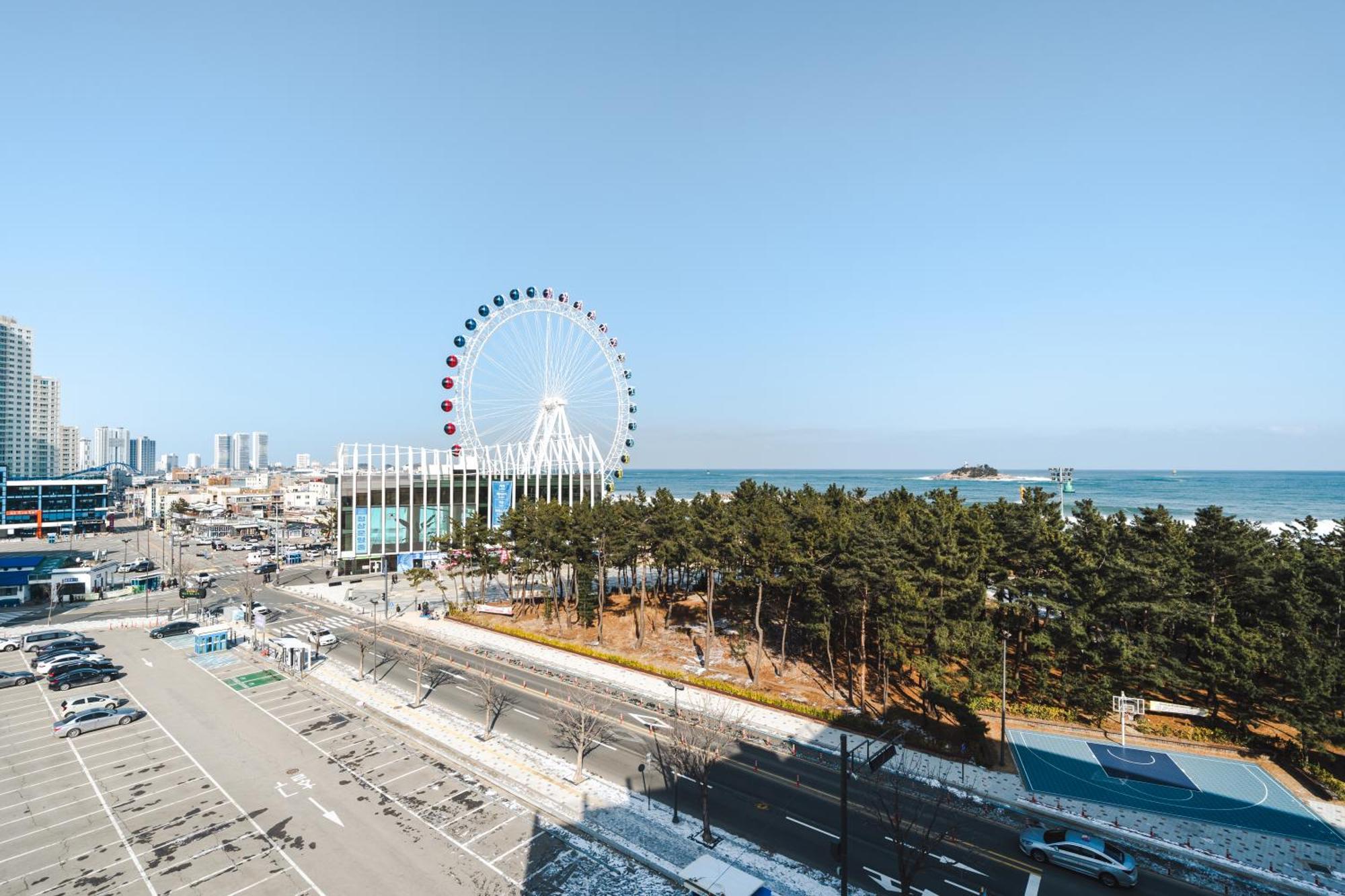 Urbanstay Sokcho Beach Ab Экстерьер фото