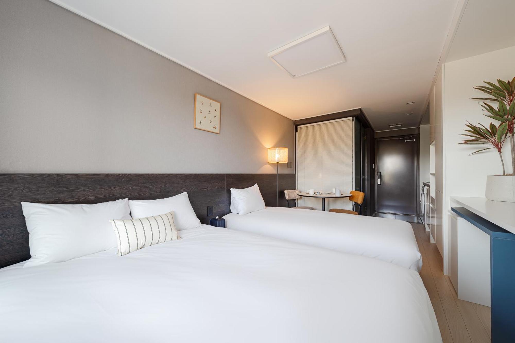 Urbanstay Sokcho Beach Ab Экстерьер фото