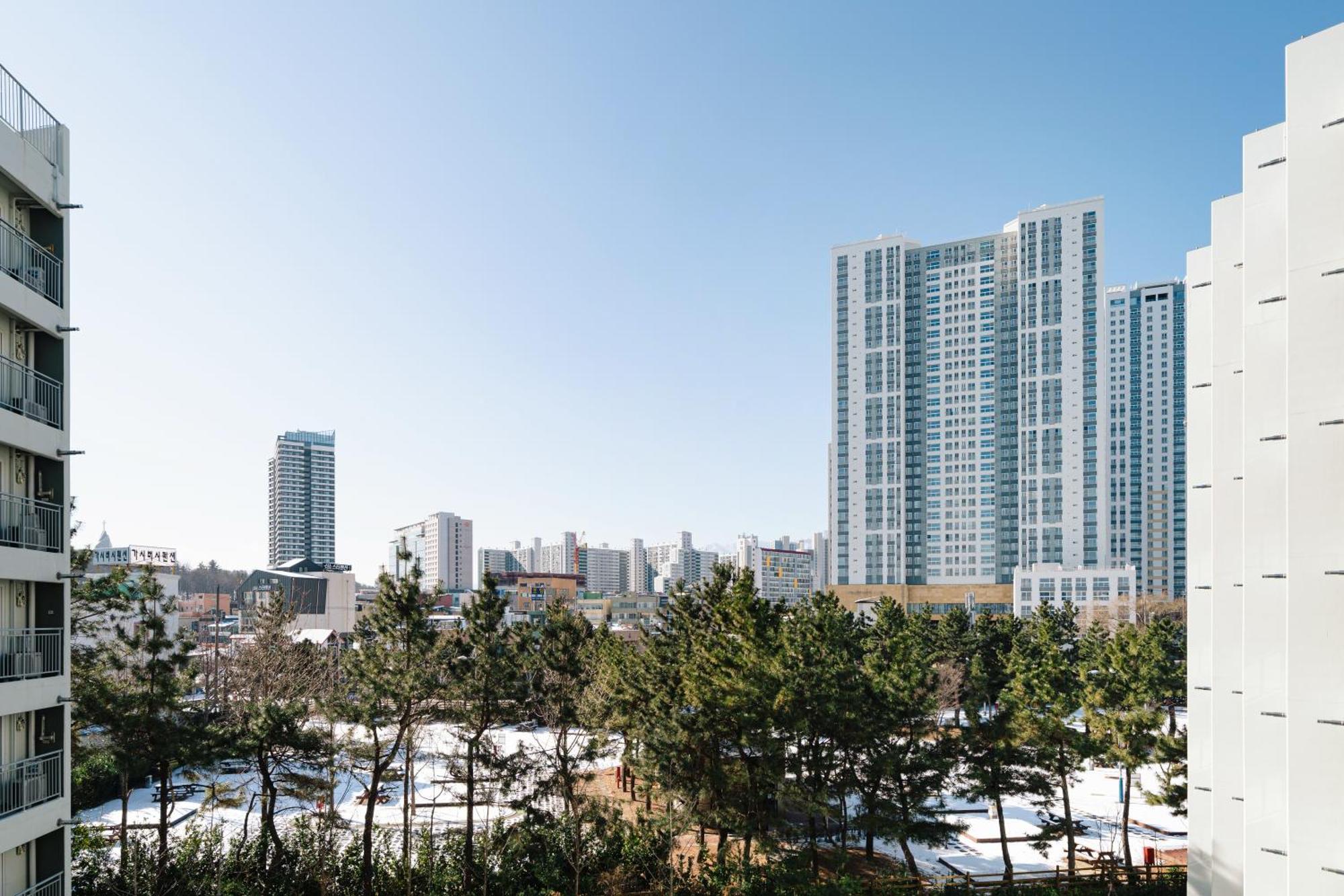 Urbanstay Sokcho Beach Ab Экстерьер фото