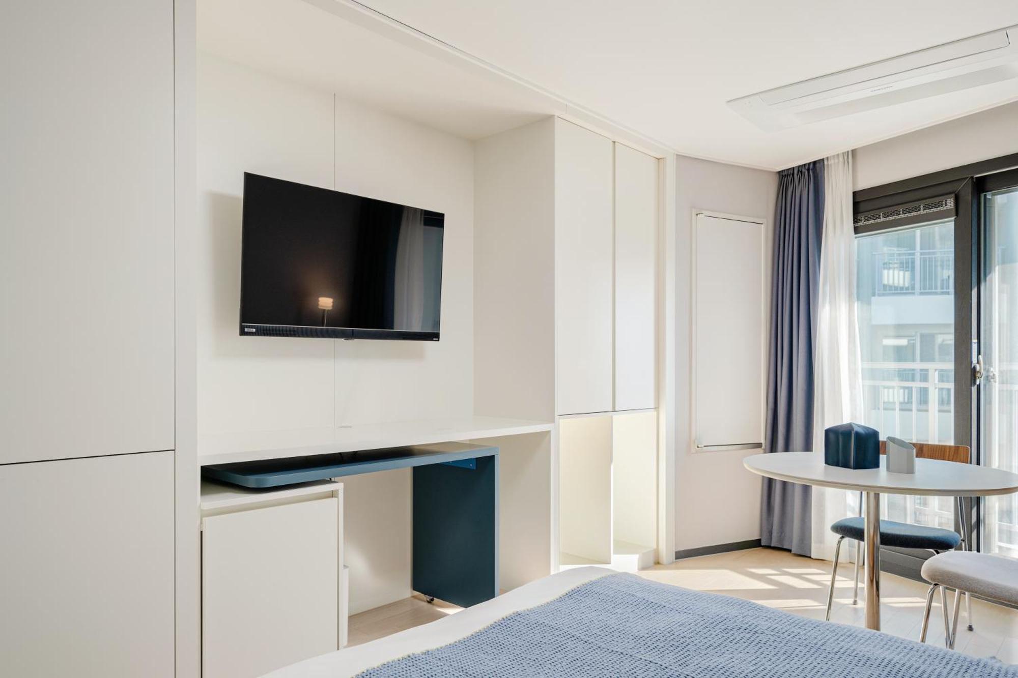 Urbanstay Sokcho Beach Ab Экстерьер фото