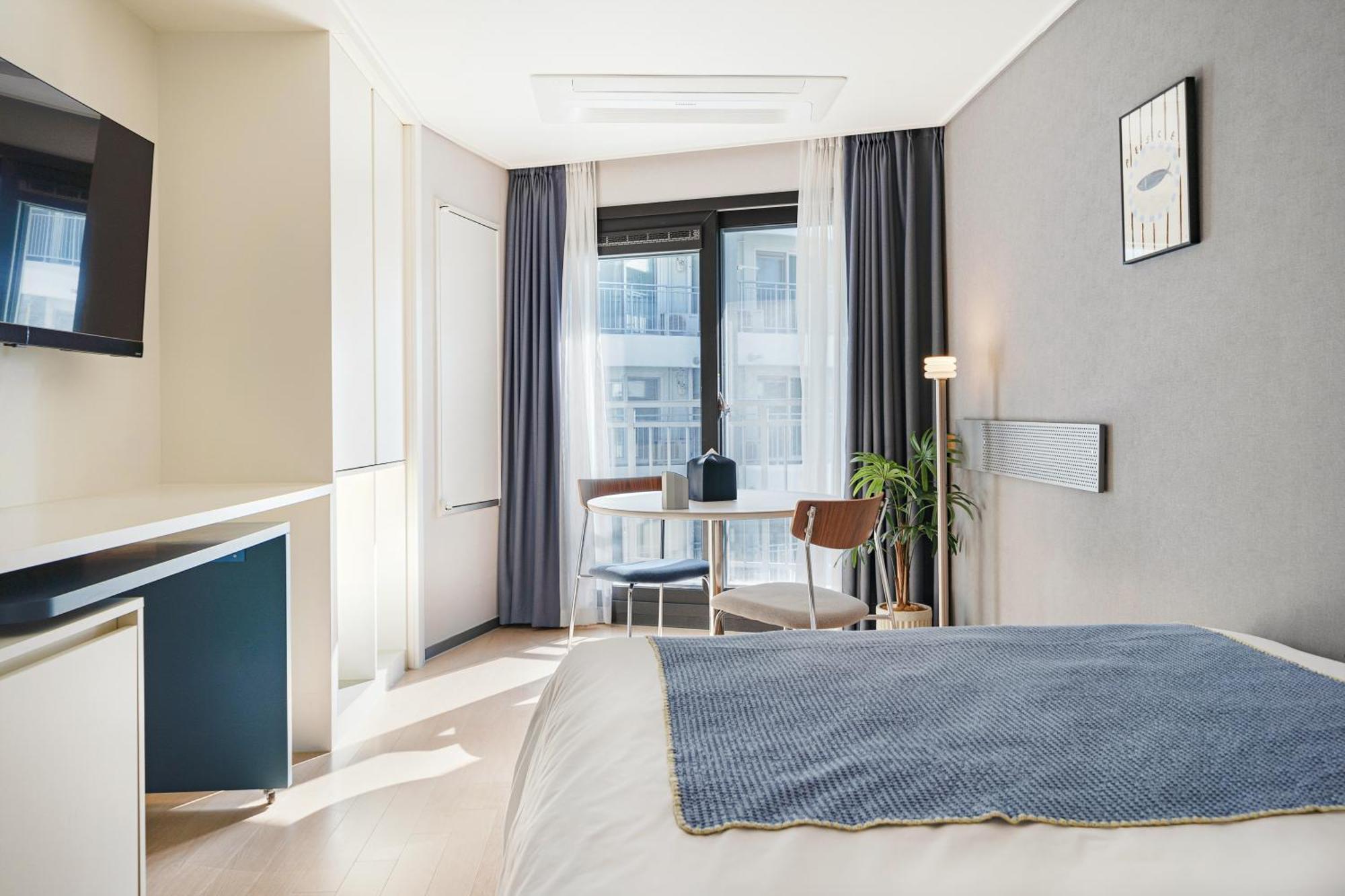 Urbanstay Sokcho Beach Ab Экстерьер фото