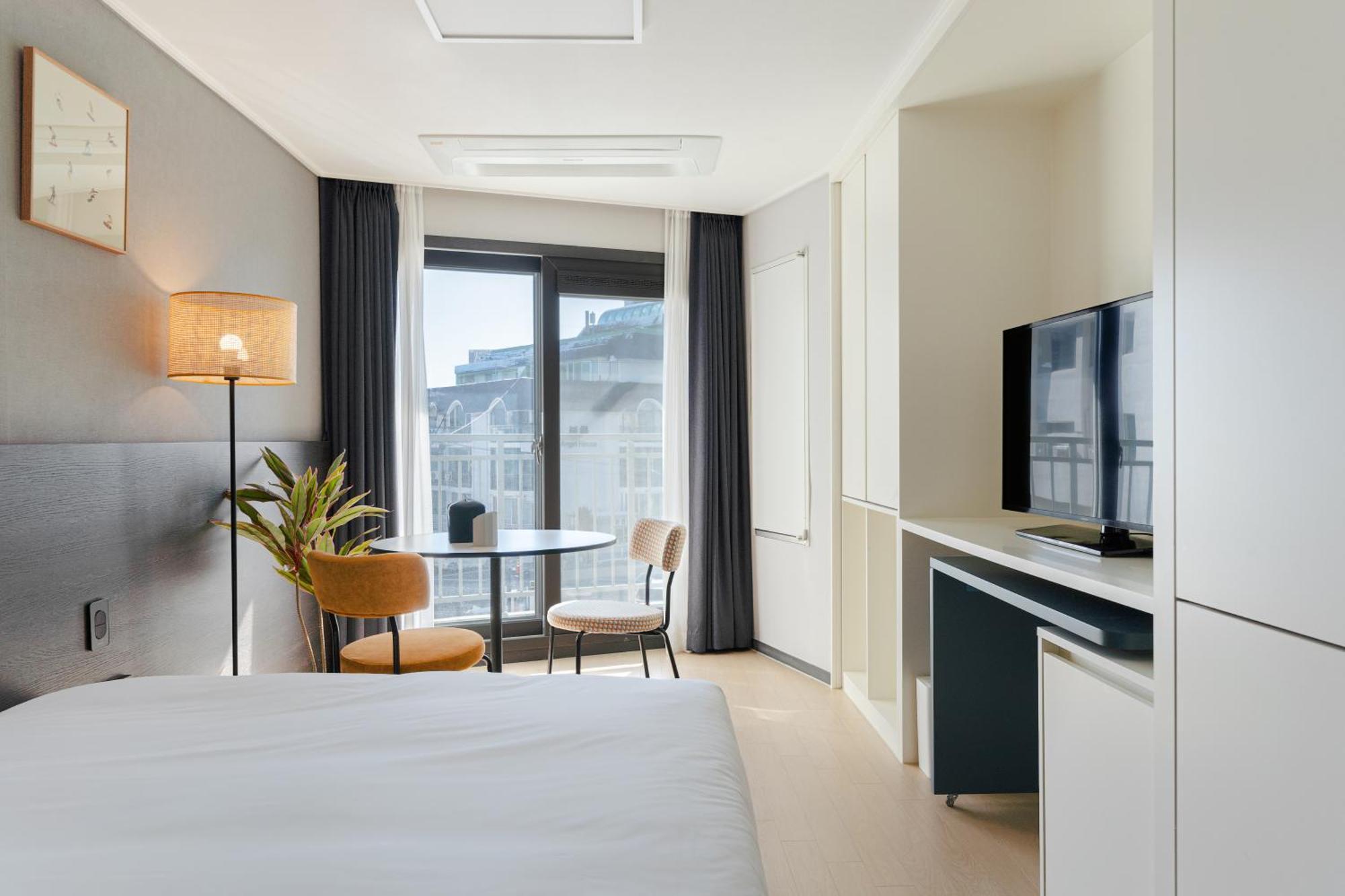 Urbanstay Sokcho Beach Ab Экстерьер фото