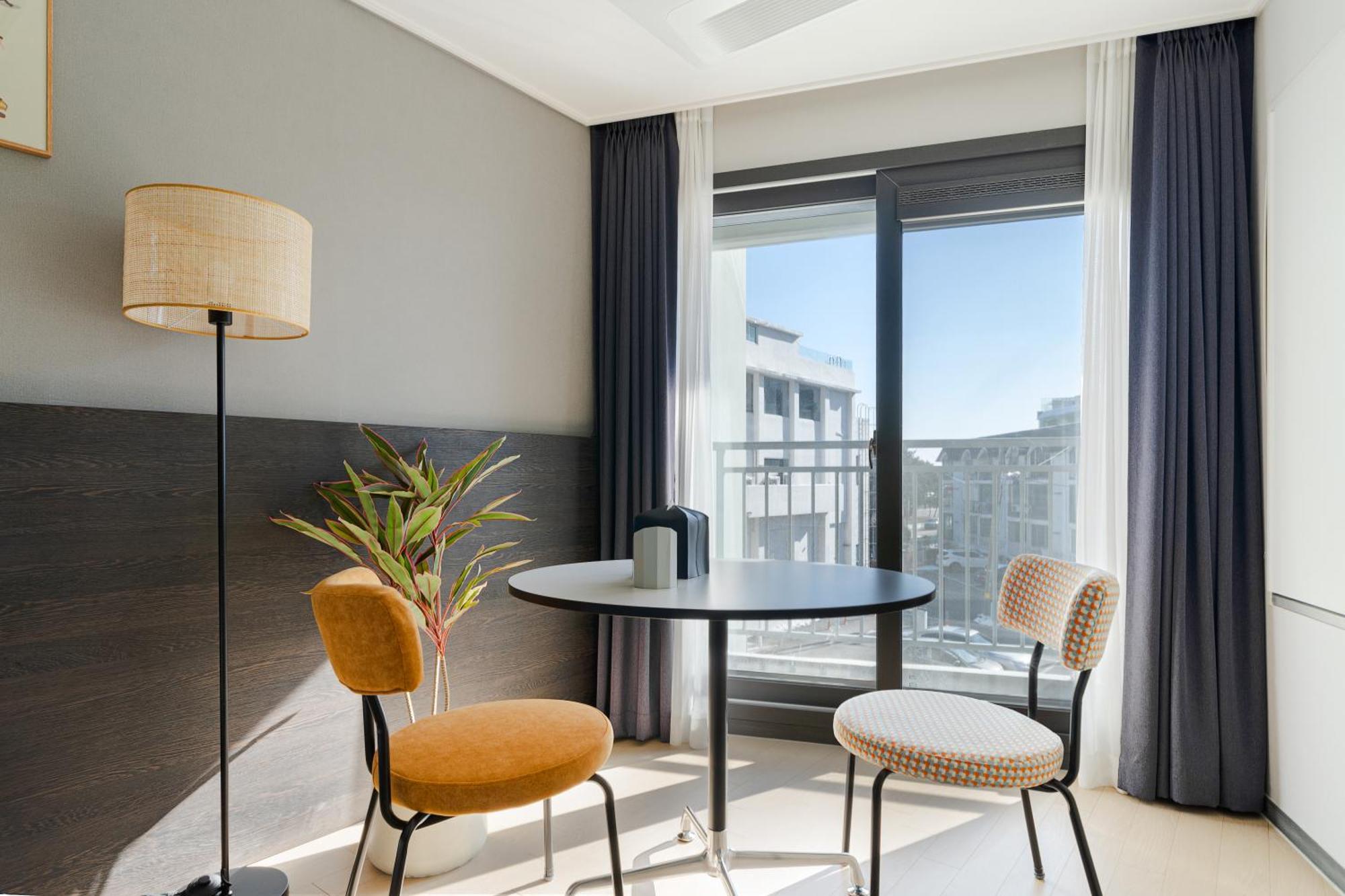 Urbanstay Sokcho Beach Ab Экстерьер фото