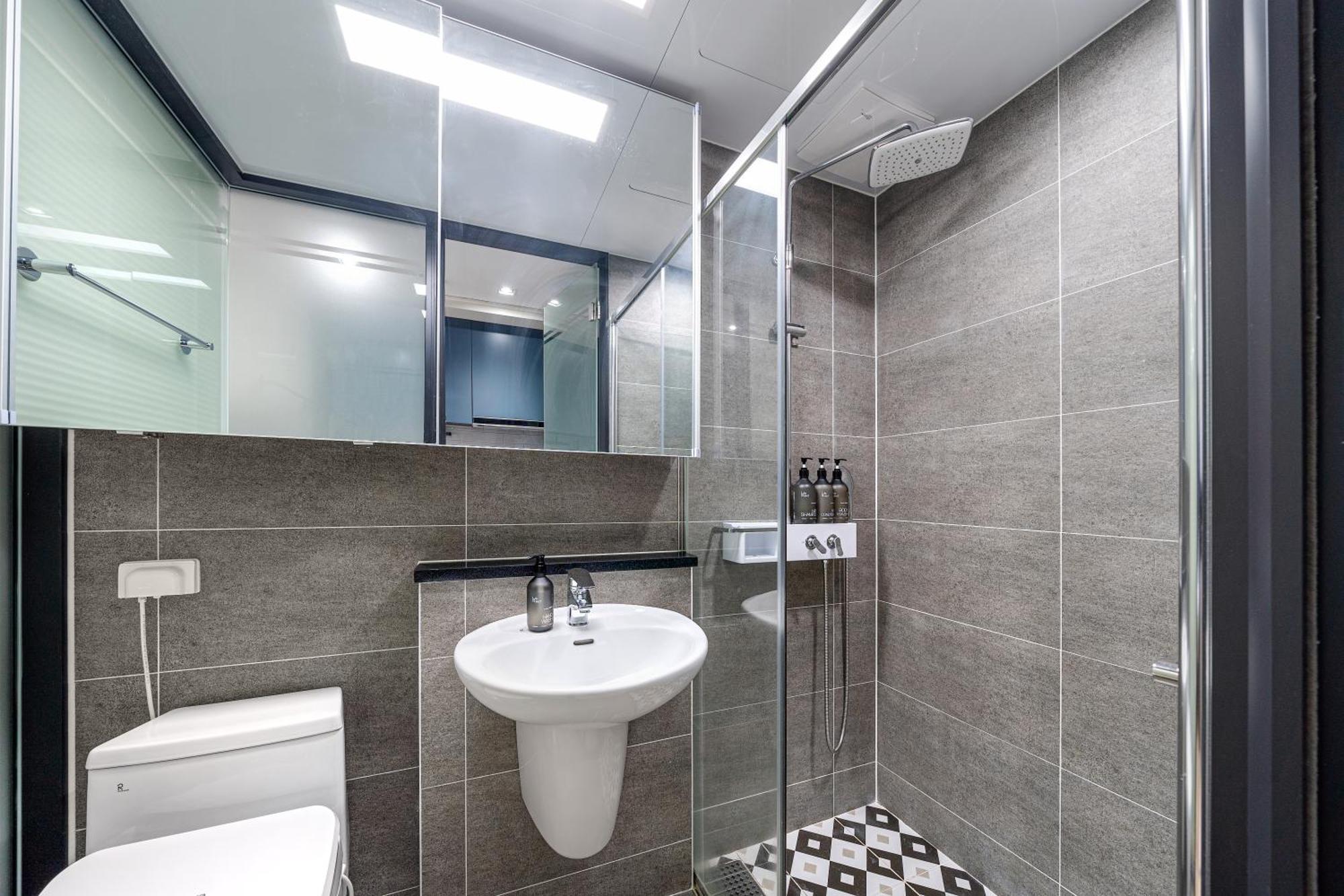 Urbanstay Sokcho Beach Ab Экстерьер фото