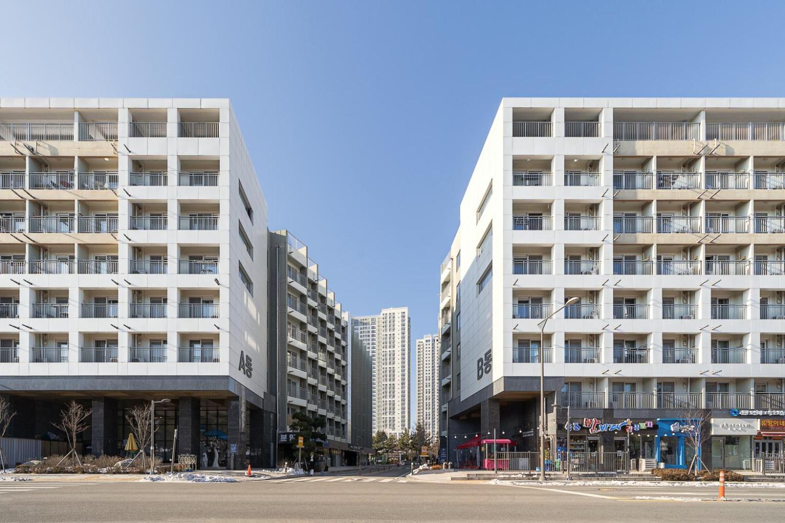 Urbanstay Sokcho Beach Ab Экстерьер фото